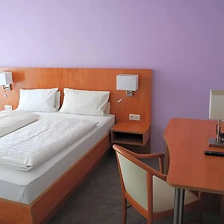 Lohmann Hotel 2*