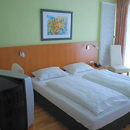 Lohmann Hotel 2*