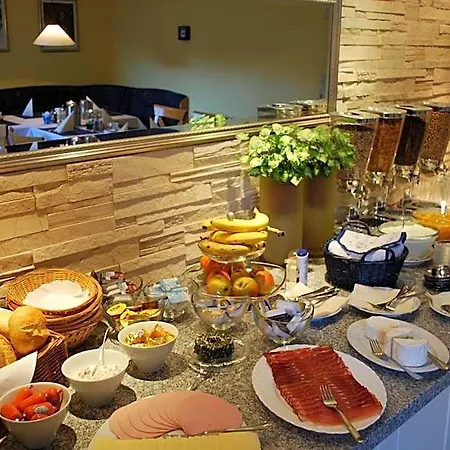 Lohmann Hotel 2*